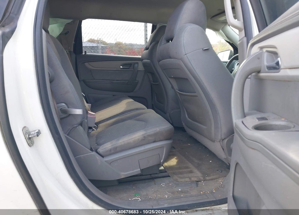 2013 CHEVROLET TRAVERSE LS VIN: 1GNKVFED0DJ127704