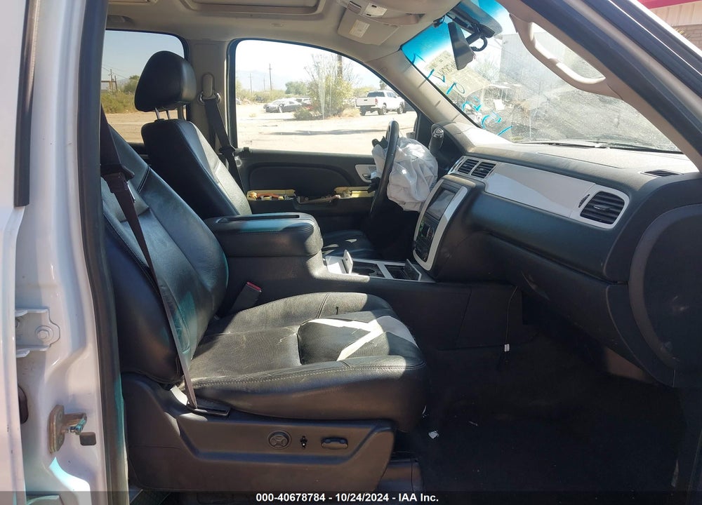 2013 CHEVROLET TAHOE LTZ VIN: 1GNSKCE04DR155947