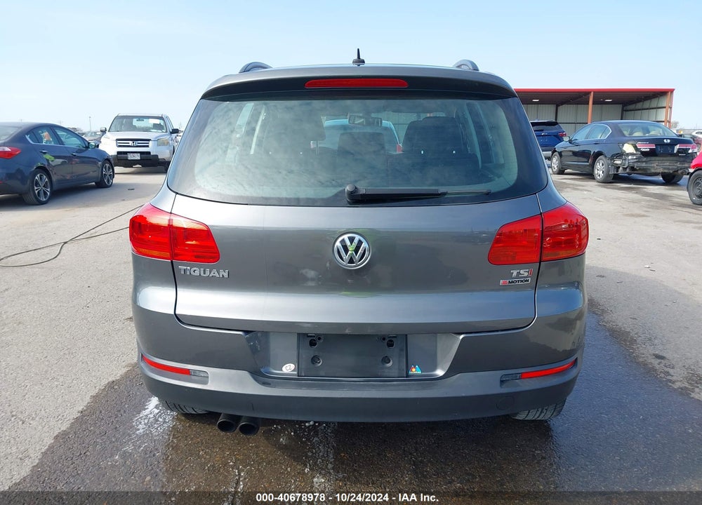 2016 VOLKSWAGEN TIGUAN VIN: WVGBV7AX4GW578068