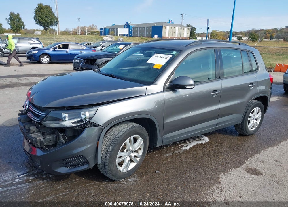 2016 VOLKSWAGEN TIGUAN VIN: WVGBV7AX4GW578068