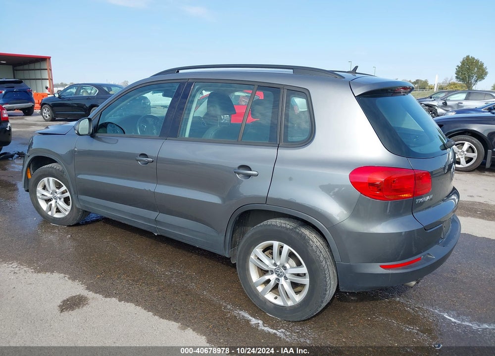 2016 VOLKSWAGEN TIGUAN VIN: WVGBV7AX4GW578068