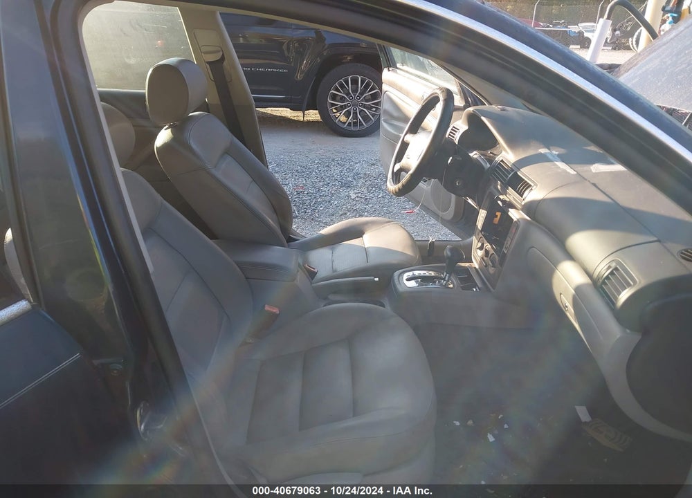 2004 VOLKSWAGEN PASSAT GLS VIN: WVWVD63B74E293236