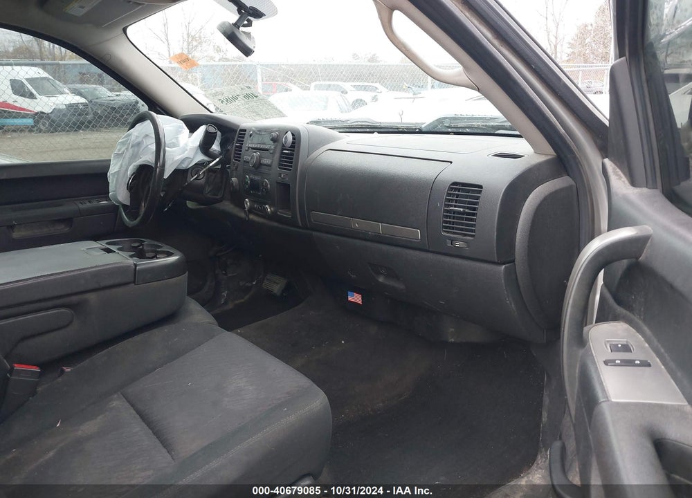2011 CHEVROLET SILVERADO 1500 LT VIN: 3GCPKSE3XBG361614