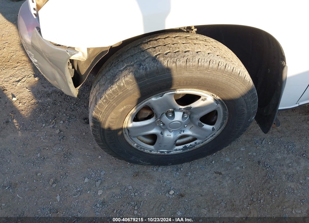 2005 TOYOTA RAV4 VIN: JTEHD20V050037454