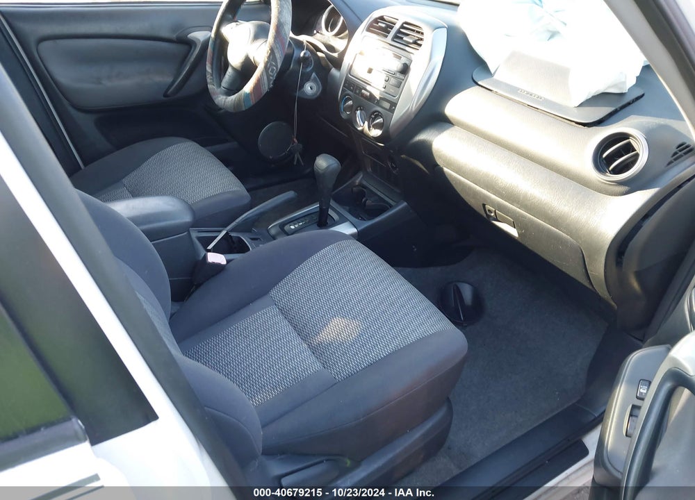 2005 TOYOTA RAV4 VIN: JTEHD20V050037454