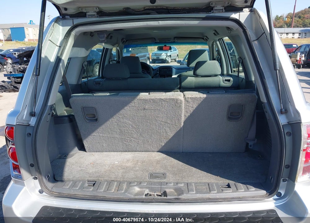 2006 HONDA PILOT LX VIN: 5FNYF28196B008358