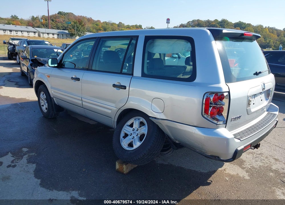 2006 HONDA PILOT LX VIN: 5FNYF28196B008358