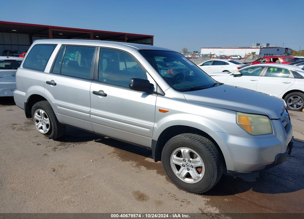 2006 HONDA PILOT LX VIN: 5FNYF28196B008358