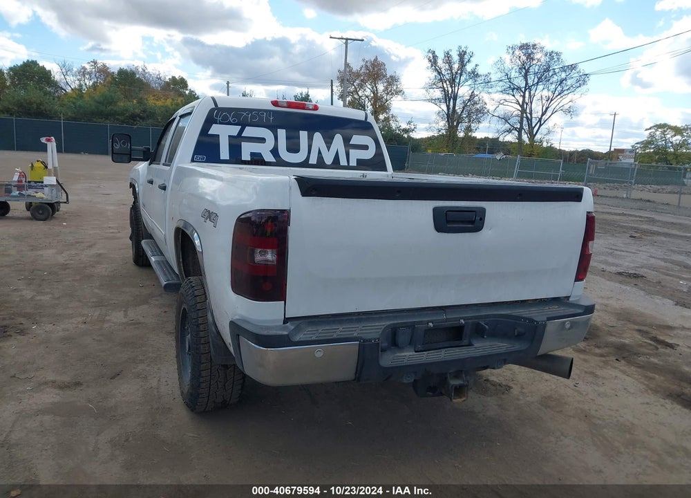 2011 CHEVROLET SILVERADO 2500HD LT VIN: 1GC1KXE83BF119828