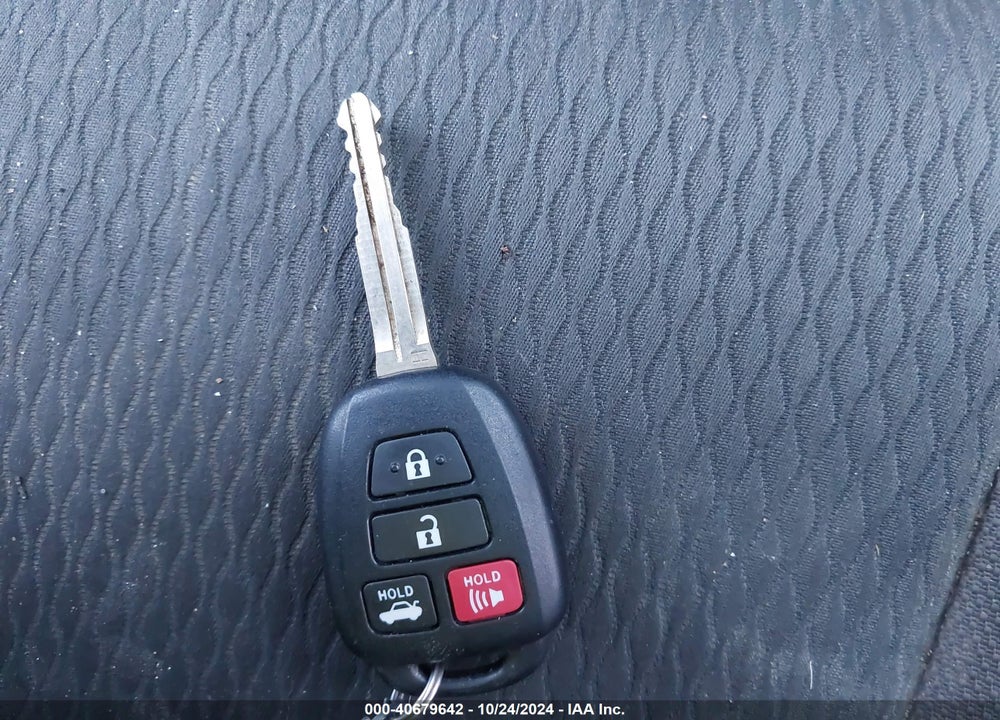 2019 TOYOTA COROLLA LE VIN: 2T1BURHE3KC200705