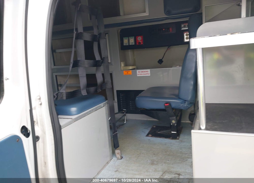 2009 FORD E-350 SUPER DUTY COMMERCIAL VIN: 1FDSS34P49DA88208