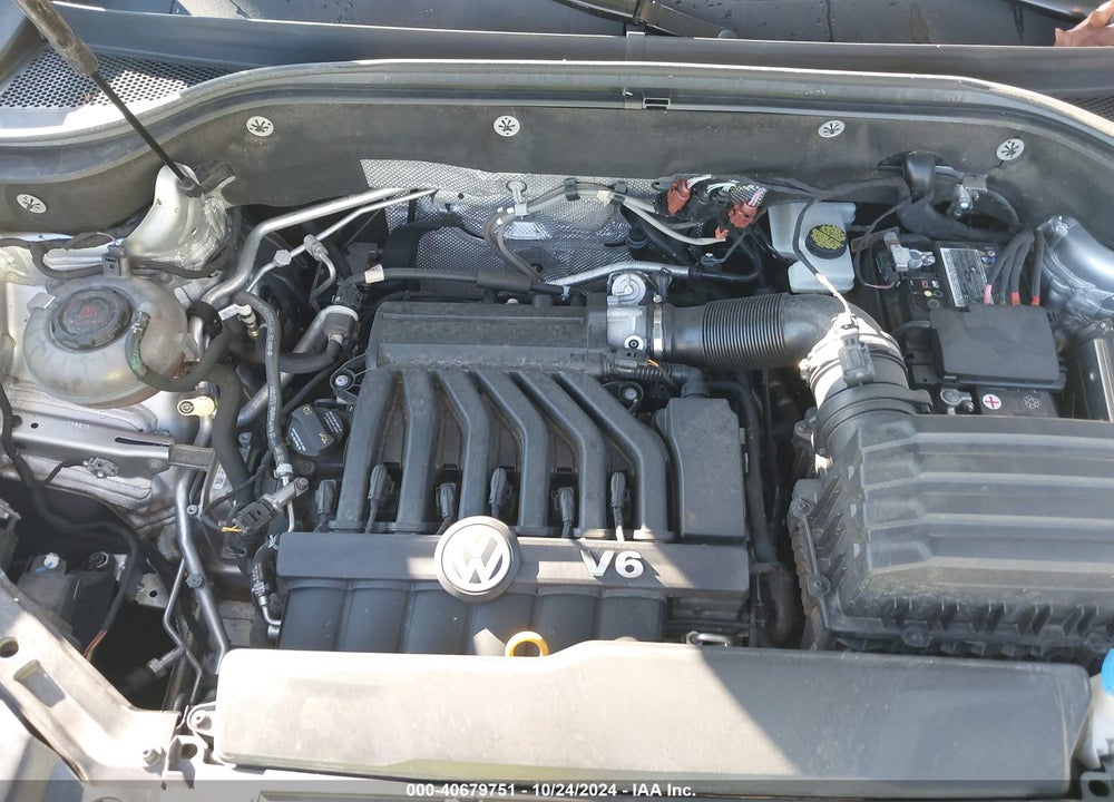 2019 VOLKSWAGEN ATLAS 3.6L V6 SE VIN: 1V2LR2CA9KC582084