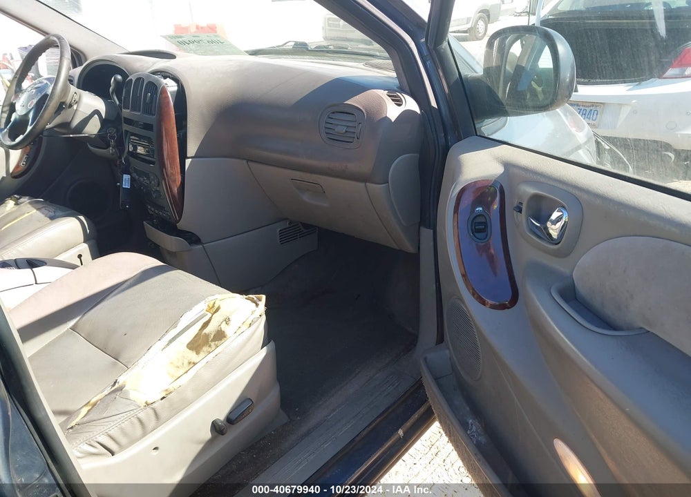 2002 CHRYSLER TOWN & COUNTRY LIMITED VIN: 2C8GP64LX2R582794