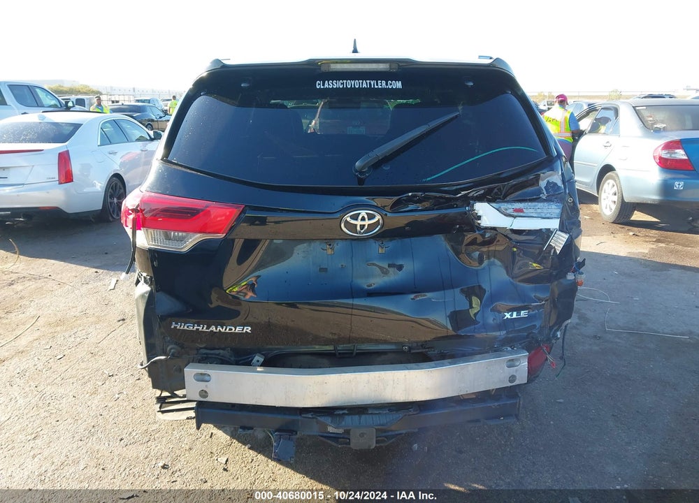 2018 TOYOTA HIGHLANDER XLE VIN: 5TDKZRFH8JS531820