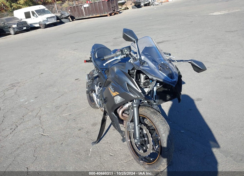 2023 KAWASAKI EX650 R VIN: ML5EXER1XPDAB1089