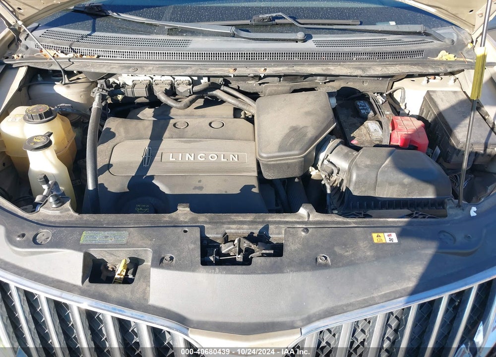 2011 LINCOLN MKX VIN: 2LMDJ8JK4BBJ30300