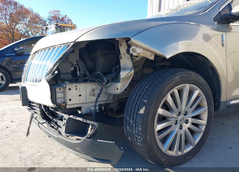 2011 LINCOLN MKX VIN: 2LMDJ8JK4BBJ30300