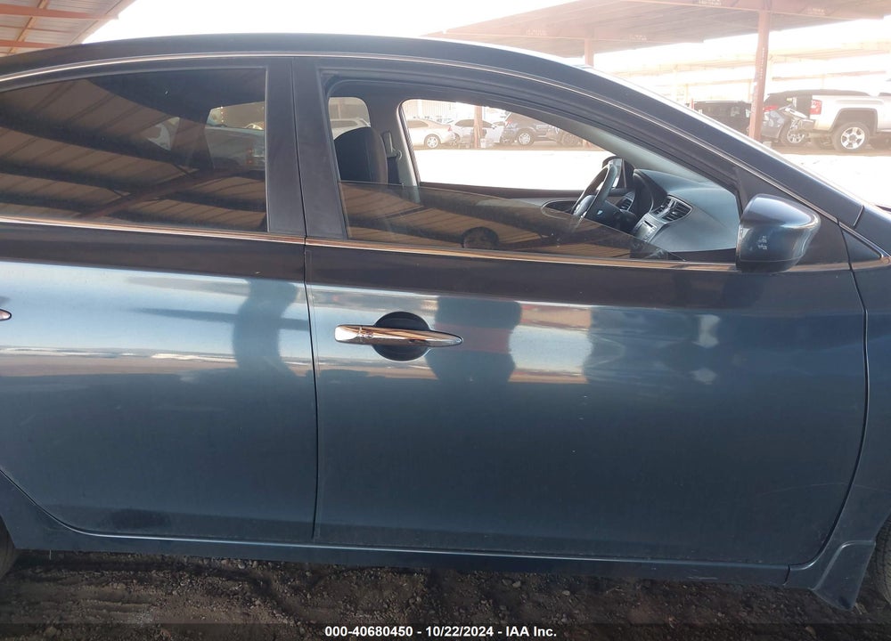 2015 NISSAN SENTRA SV VIN: 3N1AB7AP9FL670471