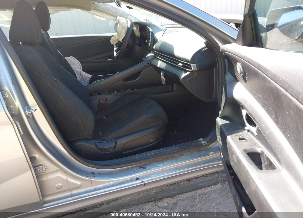 2022 HYUNDAI ELANTRA VIN: 5NPLM4AG4NH070468