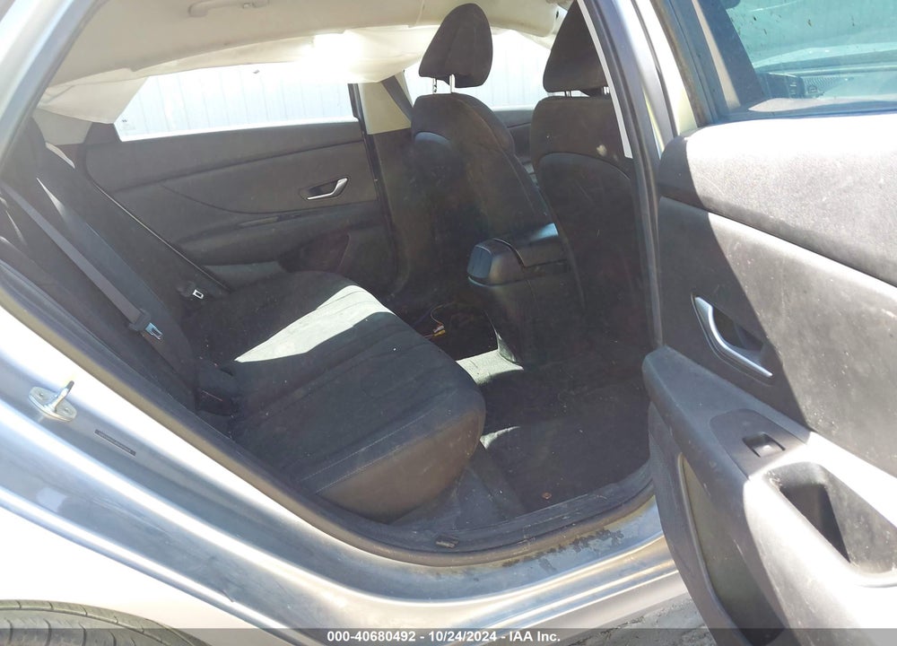 2022 HYUNDAI ELANTRA VIN: 5NPLM4AG4NH070468
