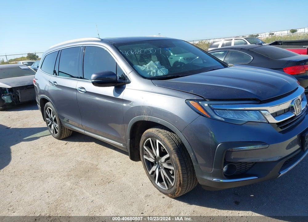 2022 HONDA PILOT 2WD TOURING 7 PASSENGER VIN: 5FNYF5H61NB031922