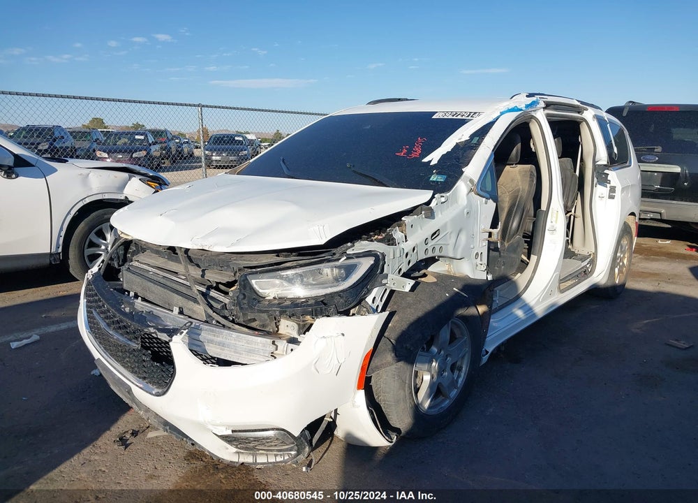2022 CHRYSLER PACIFICA TOURING L VIN: 2C4RC1BG6NR168673