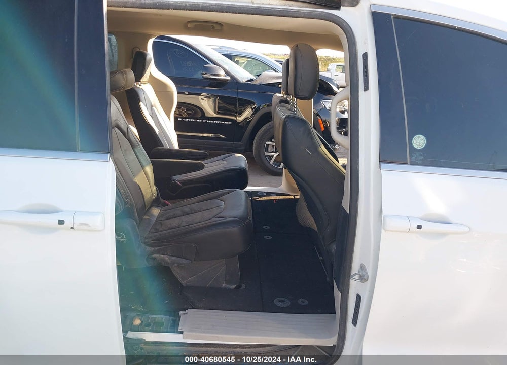 2022 CHRYSLER PACIFICA TOURING L VIN: 2C4RC1BG6NR168673