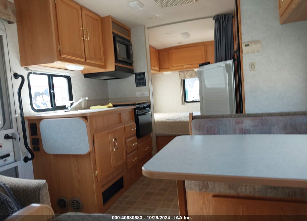 2005 FORD E-350 CUTAWAY STANDARD VIN: 1FDWE35S75HA99833