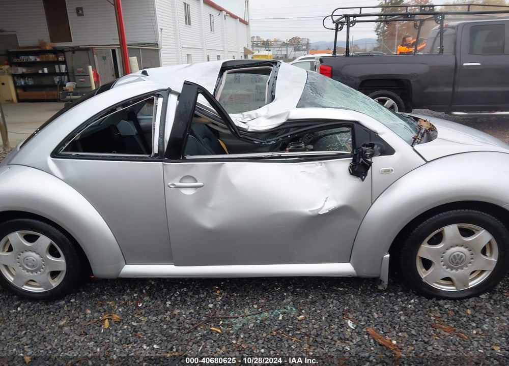 2001 VOLKSWAGEN NEW BEETLE GLX VIN: 3VWDD21C11M424969