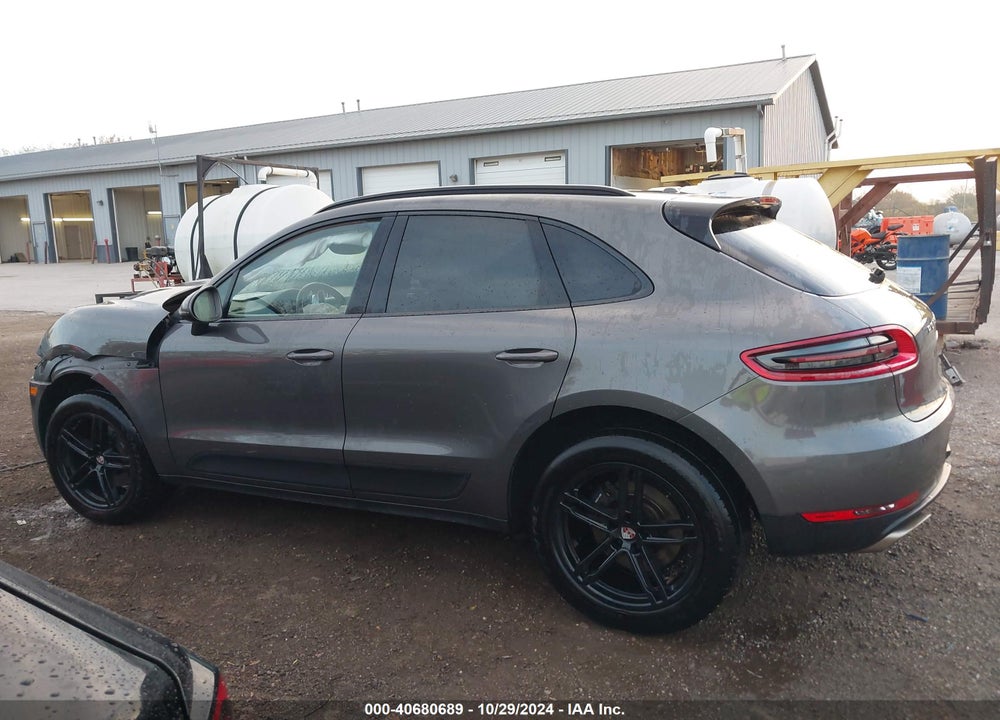 2017 PORSCHE MACAN VIN: WP1AA2A53HLB08984