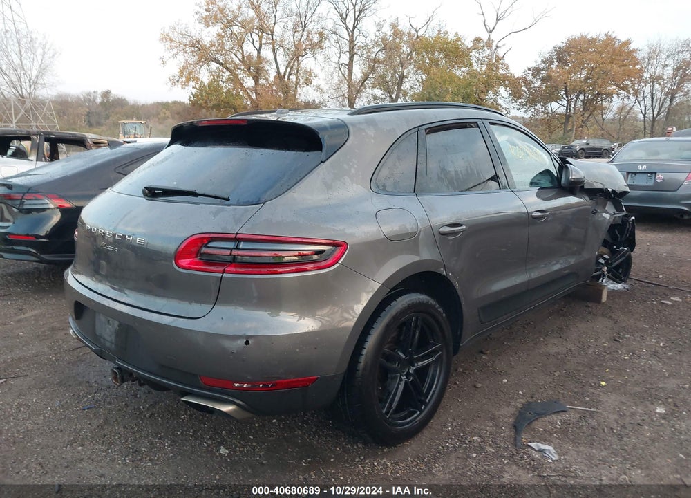 2017 PORSCHE MACAN VIN: WP1AA2A53HLB08984