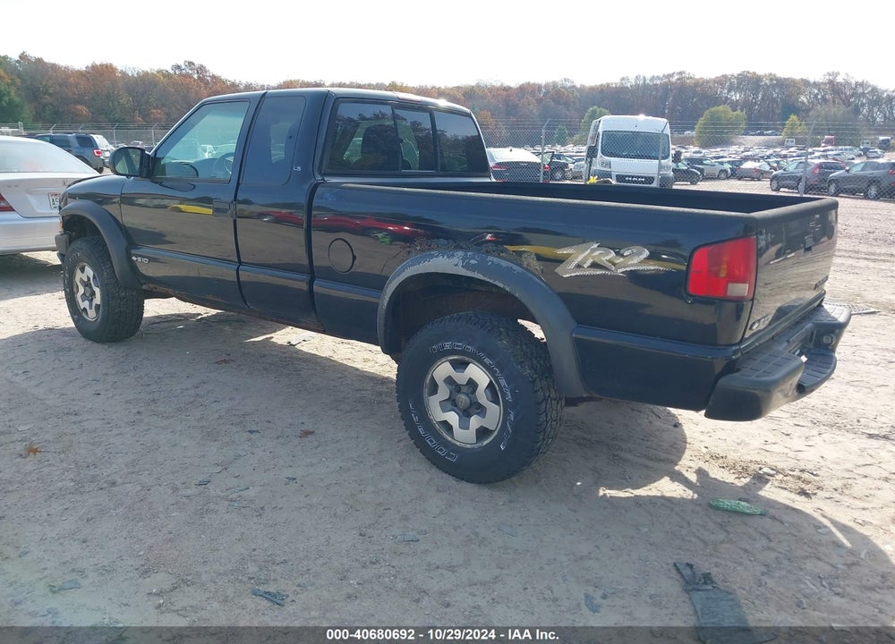 2000 CHEVROLET S-10 LS VIN: 1GCCT19W3Y8199656