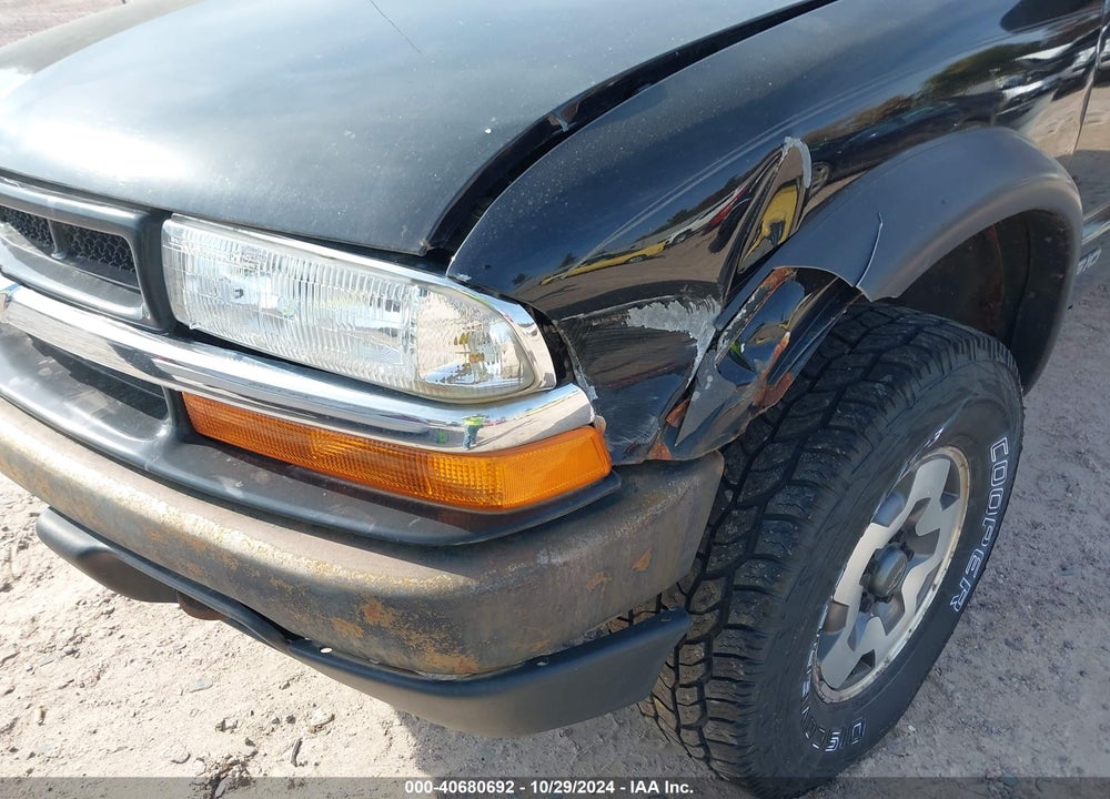 2000 CHEVROLET S-10 LS VIN: 1GCCT19W3Y8199656