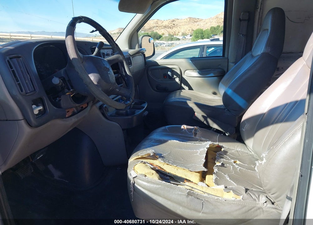 2000 CHEVROLET EXPRESS VIN: 1GCHG39R9Y1261747
