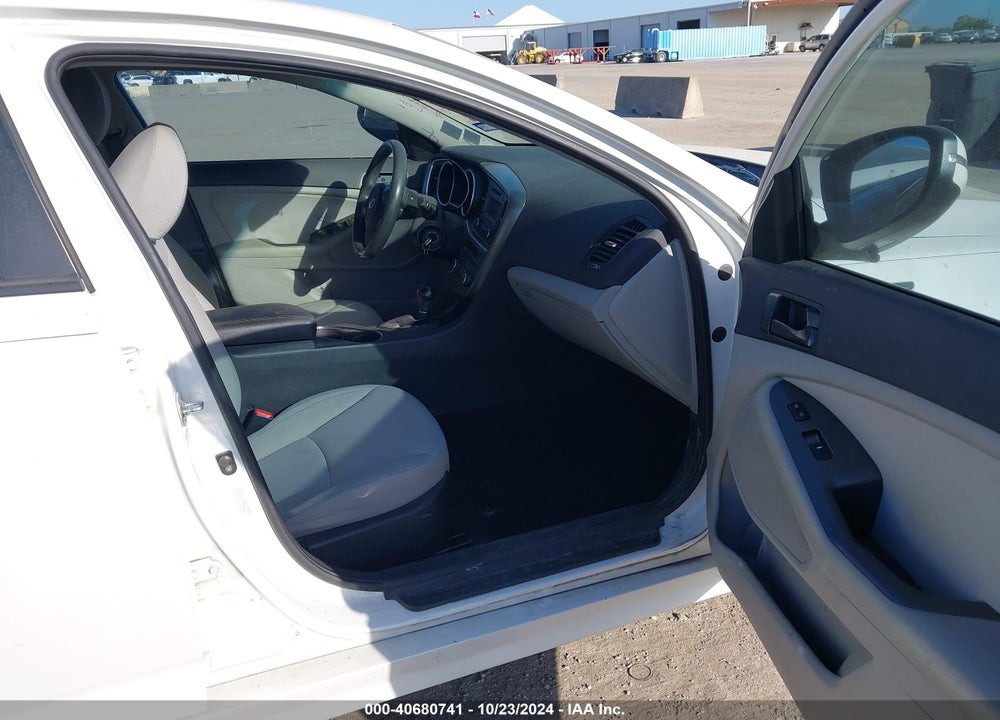 2015 KIA OPTIMA LX VIN: KNAGM4A78F5642657