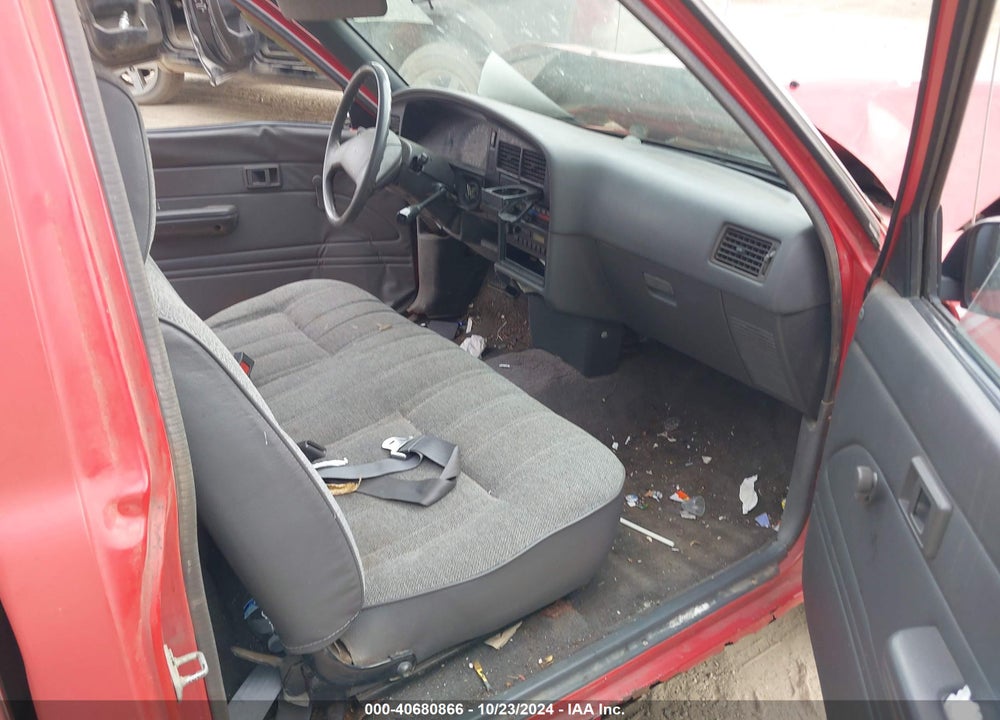 1989 TOYOTA PICKUP 1/2 TON SHT WHEELBASE DLX VIN: JT4RN81P0K5033220