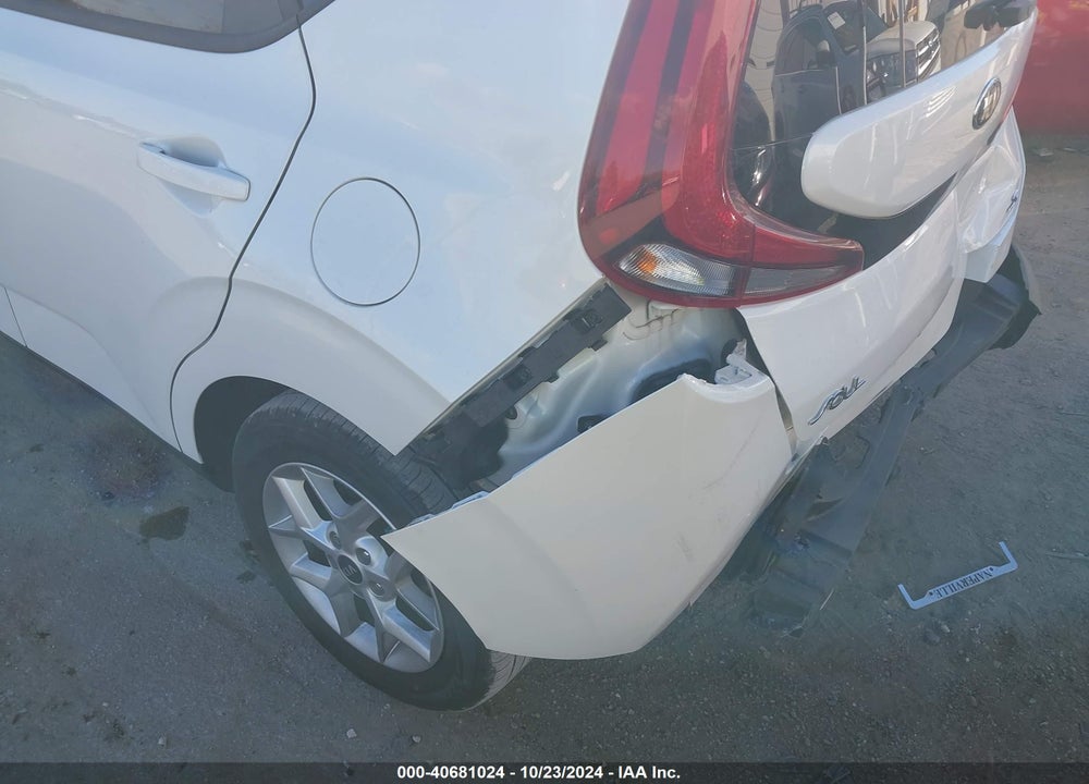 2021 KIA SOUL !/+/S VIN: KNDJ23AU8M7789884