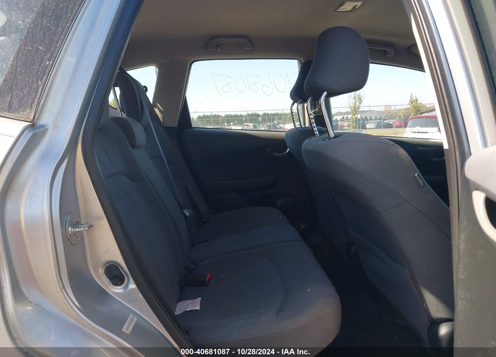2013 HONDA FIT VIN: JHMGE8G30DC027104