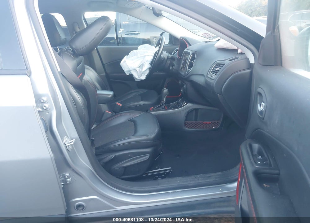 2019 JEEP COMPASS TRAILHAWK 4X4 VIN: 3C4NJDDB3KT671206