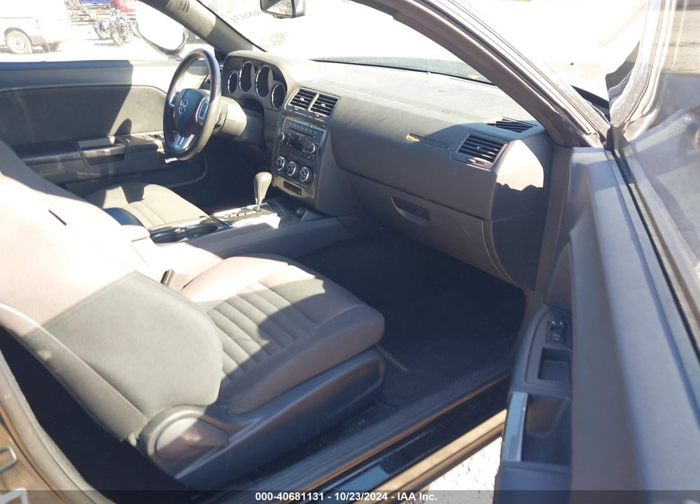 2013 DODGE CHALLENGER SXT VIN: 2C3CDYAG4DH524253