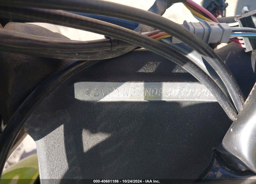 2015 VICTORY MOTORCYCLES MAGNUM VIN: 5VPYW36N0F3039928