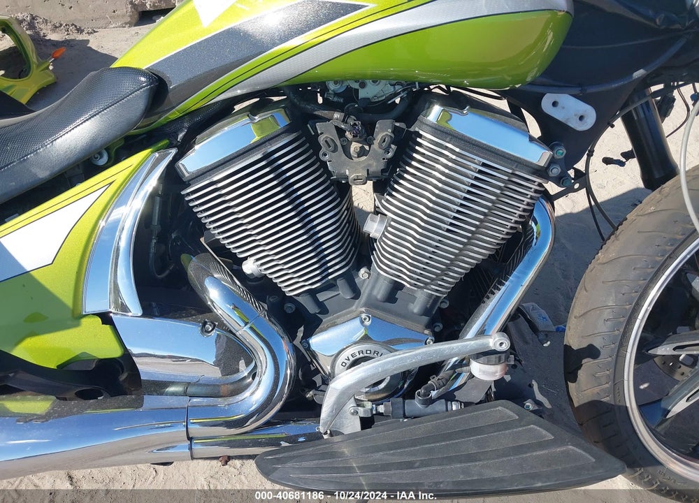 2015 VICTORY MOTORCYCLES MAGNUM VIN: 5VPYW36N0F3039928