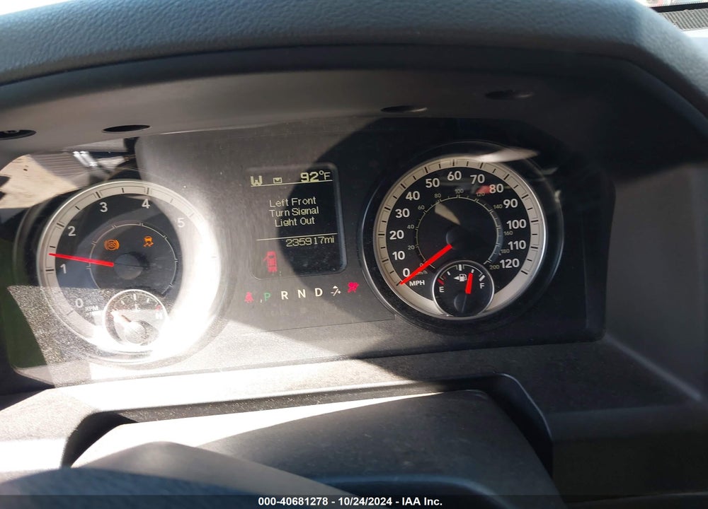 2016 RAM 1500 EXPRESS VIN: 1C6RR6KT5GS298011