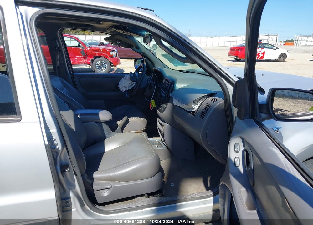 2002 FORD ESCAPE XLT VIN: 1FMYU03132KD81096