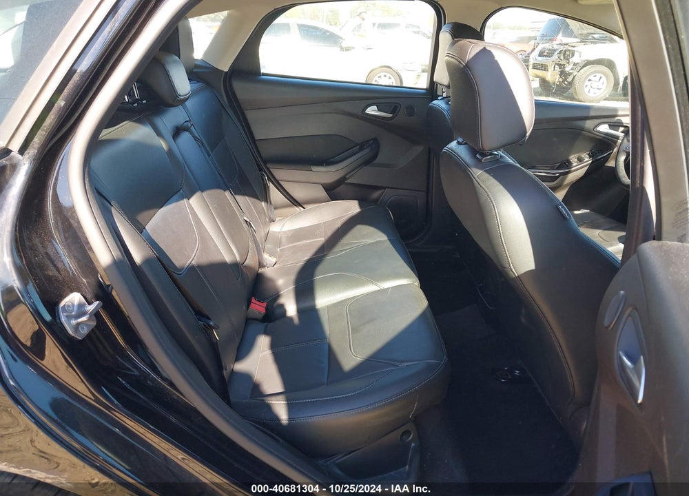 2017 FORD FOCUS TITANIUM VIN: 1FADP3N25HL272679