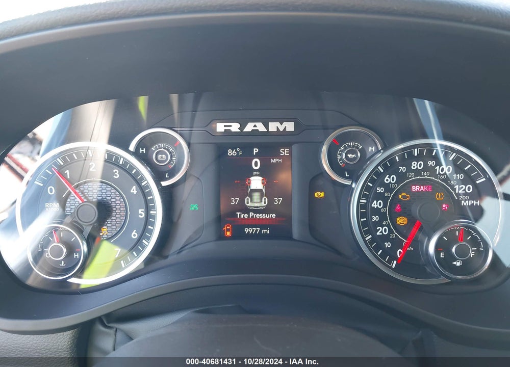 2023 RAM 1500 BIG HORN 4X4 5'7 BOX VIN: 1C6SRFFT2PN692396