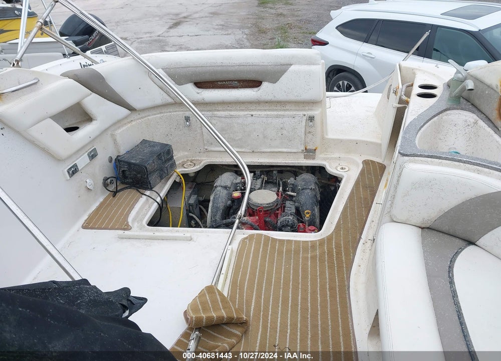 1981 MAKO M235 VIN: MRK105231180