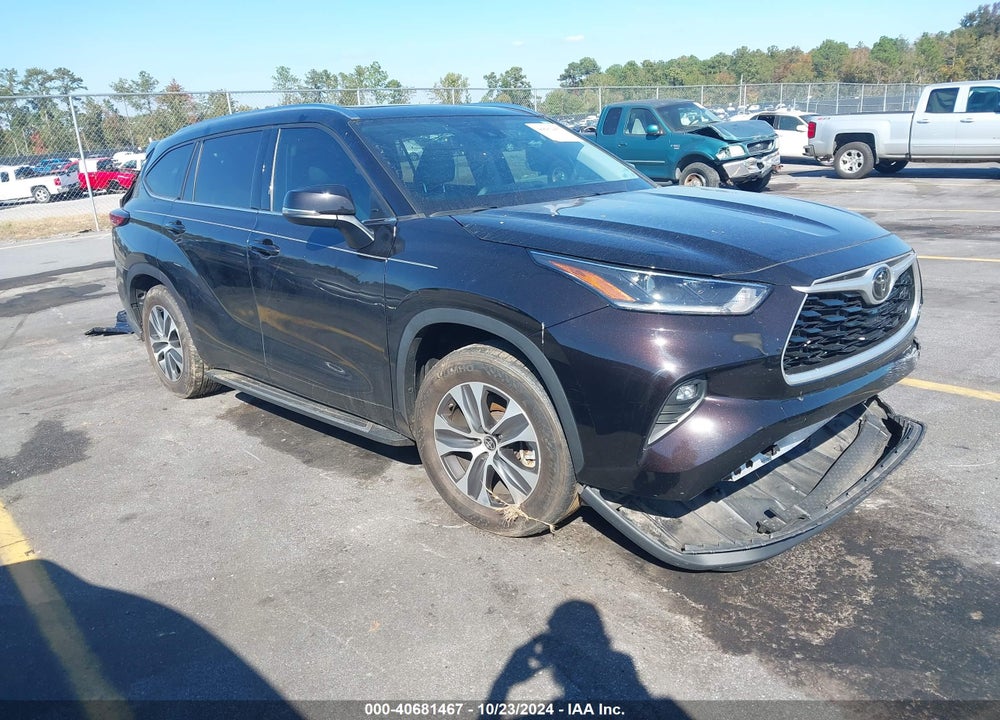2021 TOYOTA HIGHLANDER XLE VIN: 5TDGZRAH9MS088885