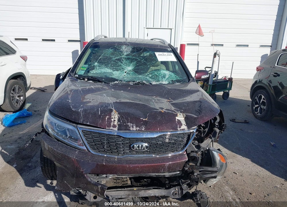 2015 KIA SORENTO LX VIN: 5XYKTCA6XFG617493