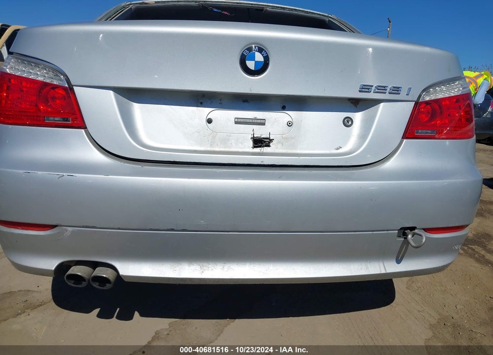 2008 BMW 528I VIN: WBANU53538CT16949